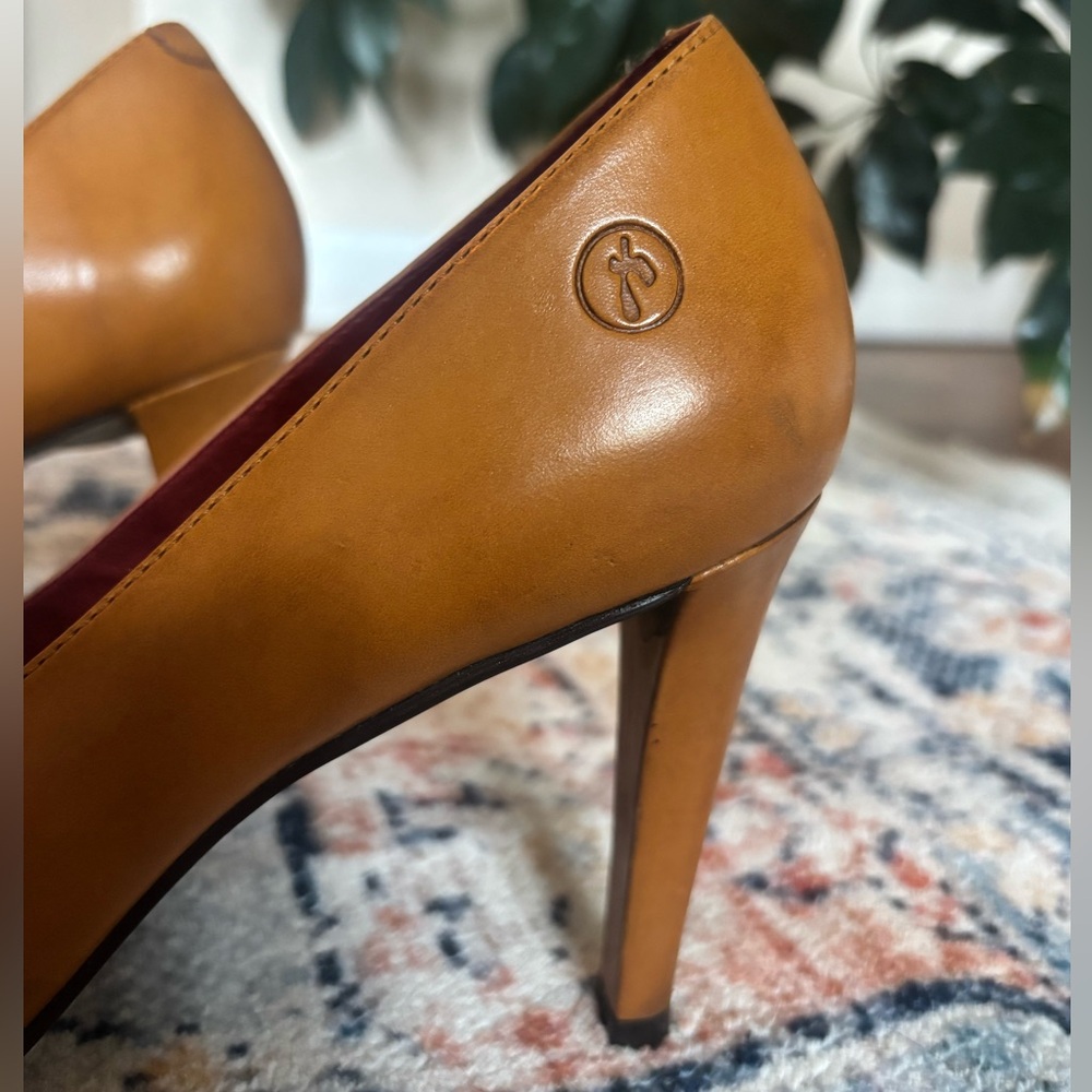 Vintage Bronx Tan Leather Heels - Picture 3 of 7